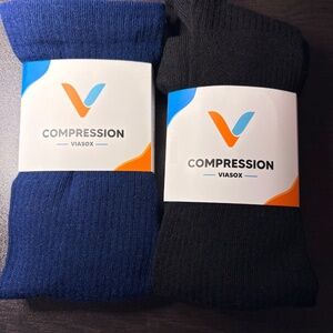 Viasox Compression Socks Size: M/L • Women’s 10–13 • Men’s 9–12  1 black 1 blue